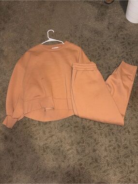 Zenana Outfitters crewneck and jogger set